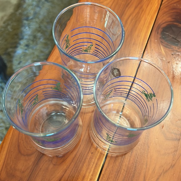 3-Vintage Drinking Glasses - Picture 3 of 3